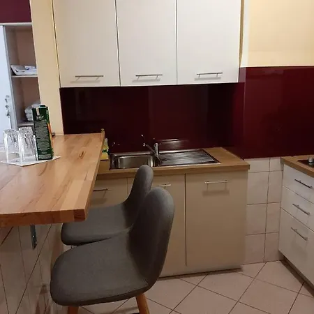 Old Leonardo Apartment *